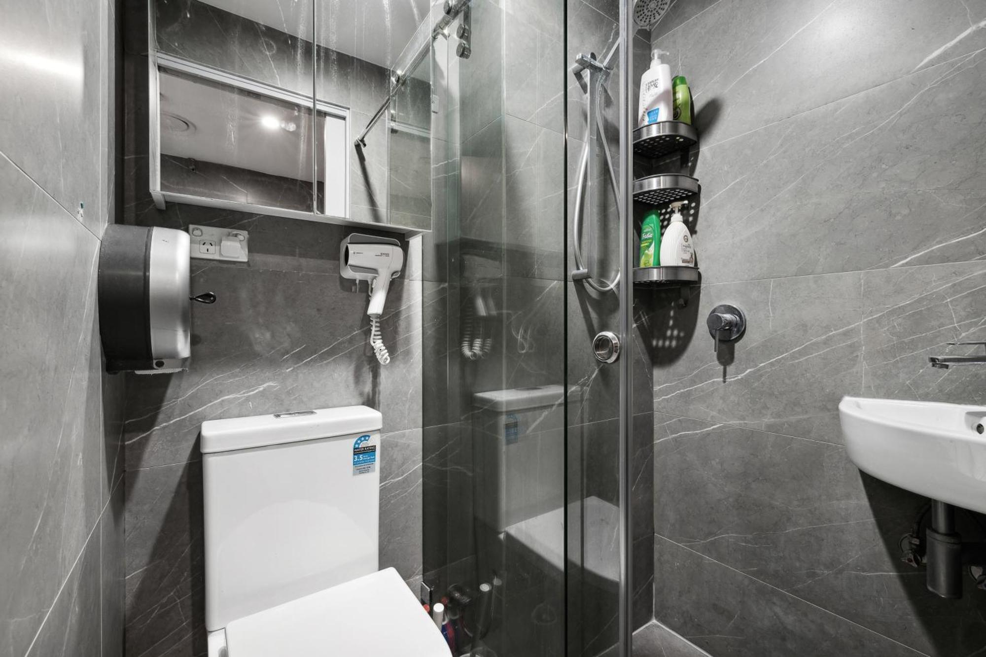 Guest house Modern Single - Next To Station - Near Cbd&townhall&chinatown&darling Harbour&uts&usyd - Shared Bathroom