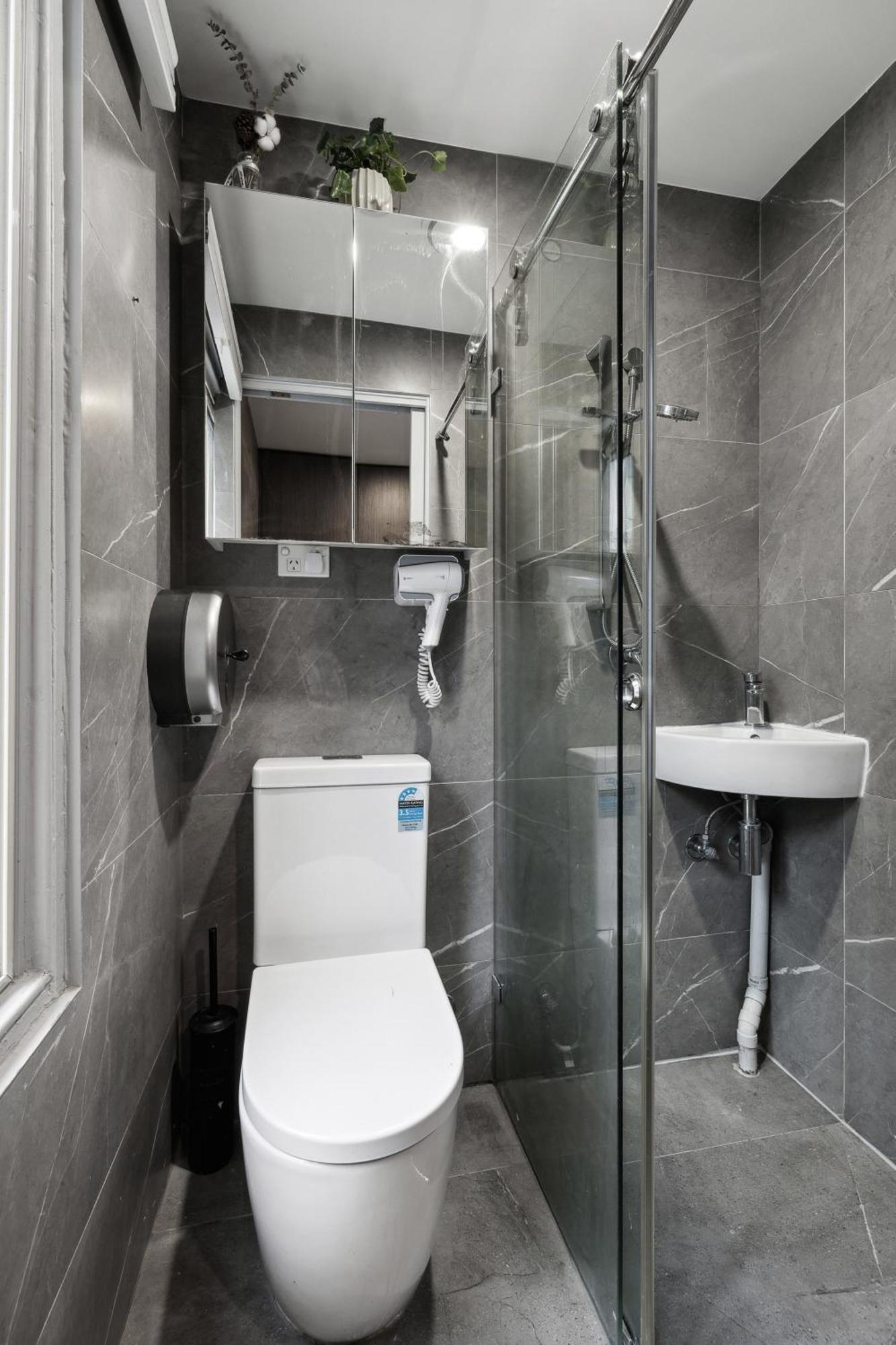 Modern Single - Next To Station - Near Cbd&townhall&chinatown&darling Harbour&uts&usyd - Shared Bathroom Guest house Sydney